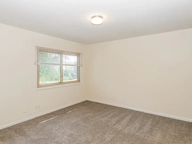 2281 Jasmine Dr — Photo 6