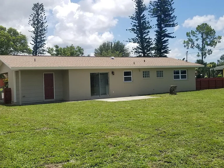 2043 45th Ter SW — Photo 22
