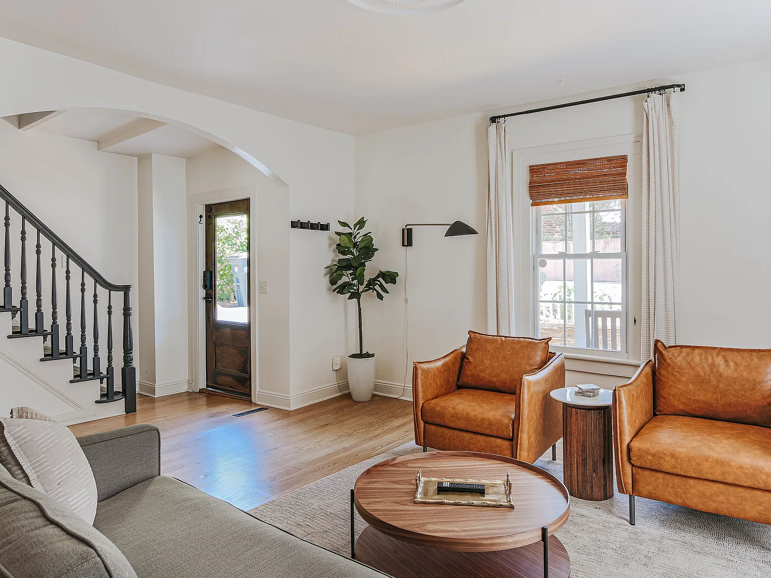 3 bed, 2.5 bath, 1760 sqft, $4,395 — Photo 4