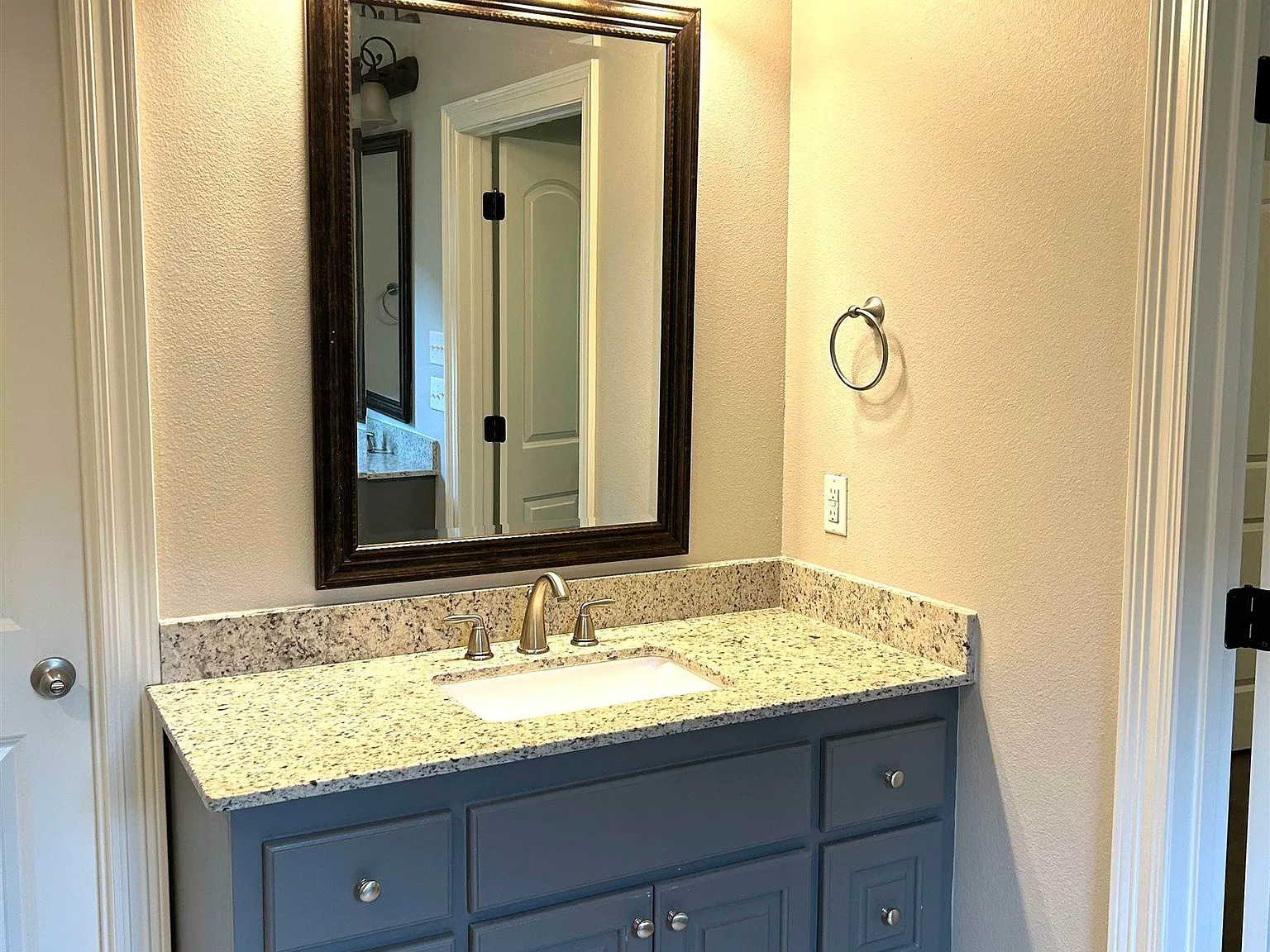 4 bed, 1830 sqft, $2,500 — Photo 3