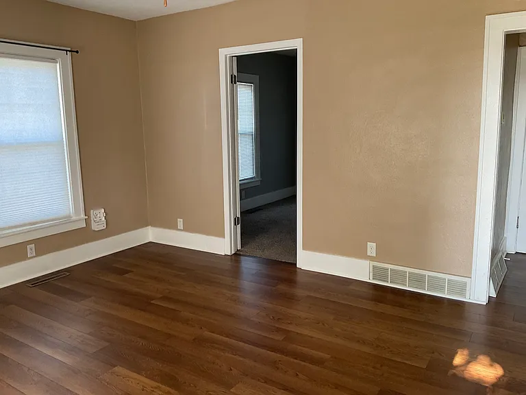 2540 S Alice St — Photo 4