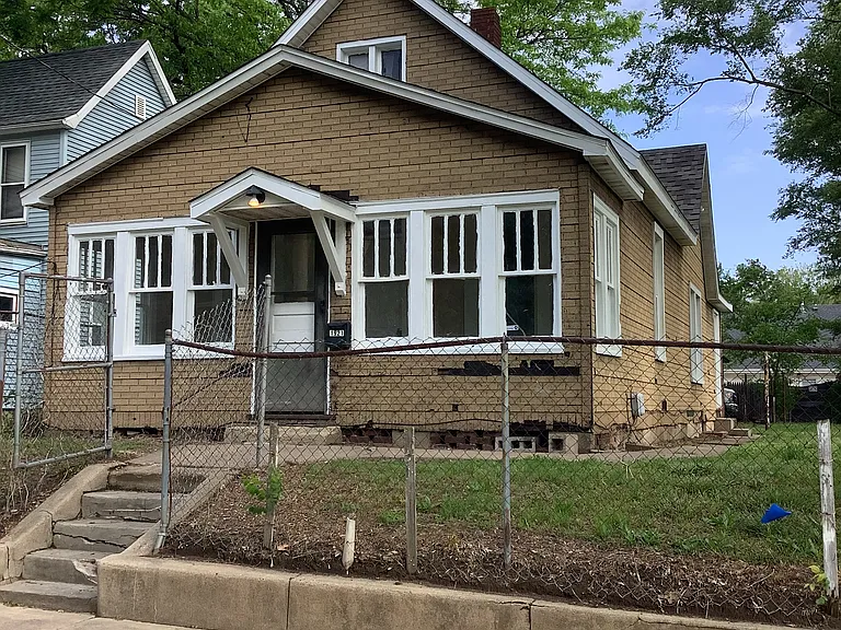 1921 W Malone Ave — Photo 12