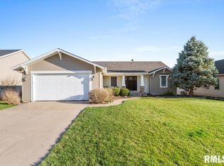 5733 Appleton Rd, Bettendorf, IA 52722