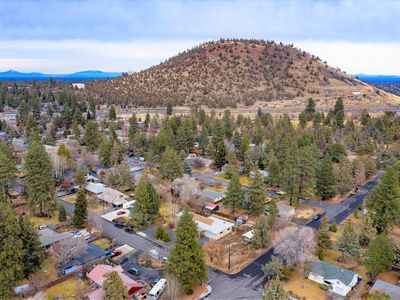 NE 10th St, Bend, OR, 97701