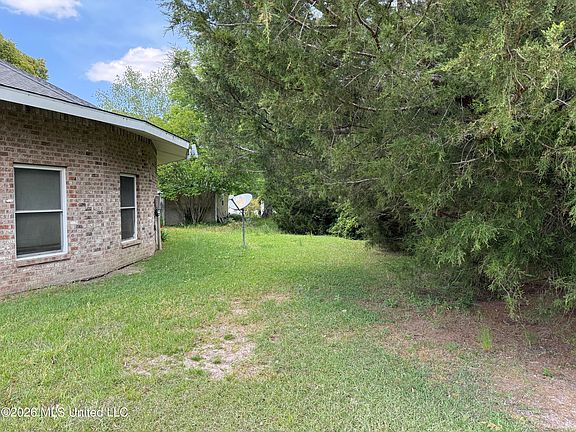 4th image of 257 Magnolia Rd