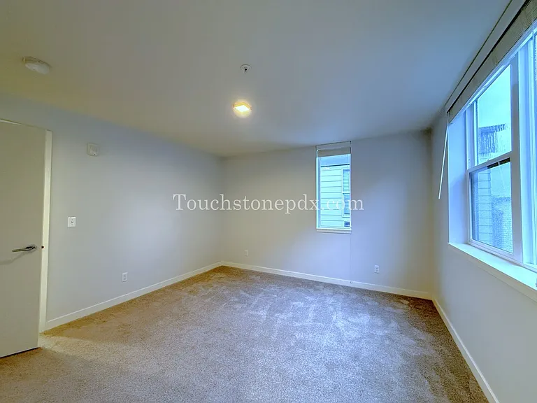 424 NE Jessup St #11 — Photo 35