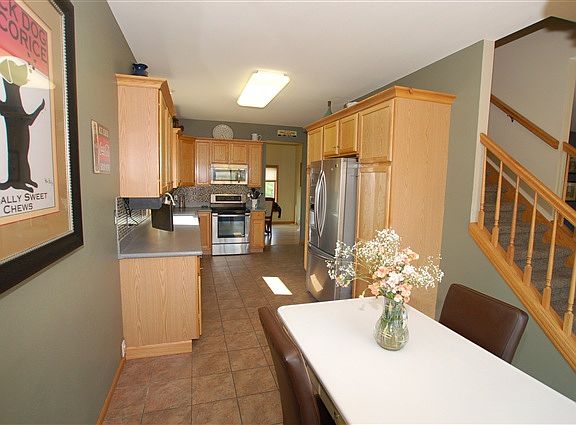 2nd image of 5515 Sparkle Stone Cres