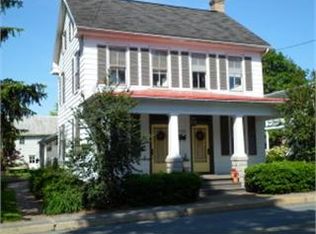 6070 Lemon St, East Petersburg, PA 17520
