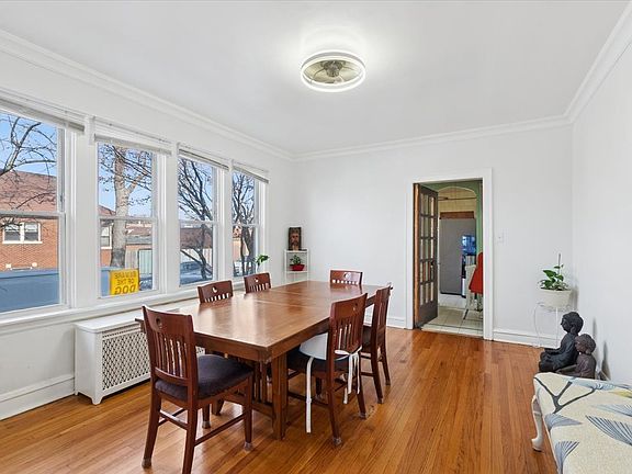 4th image of 5701 S Maplewood Ave