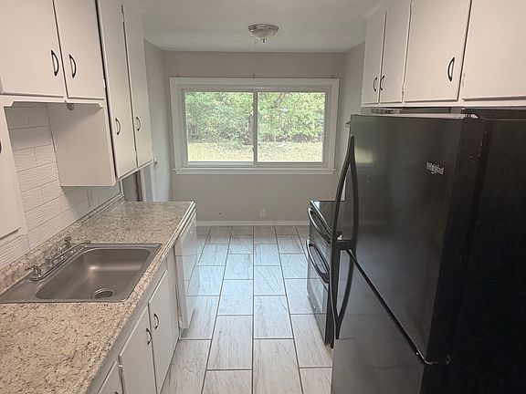 5th image of 1010 Prairie Park Rd