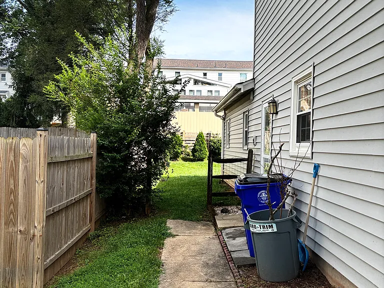 8513 Wilkesboro Ln — Photo 46
