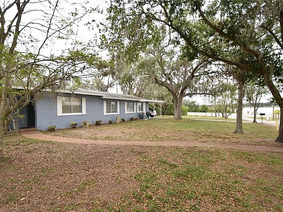 4th image of 1012 Leone Dr E