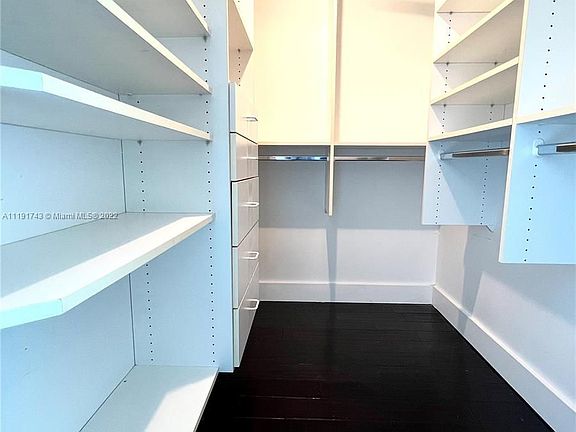 5th image of 10 Venetian Way APT 404