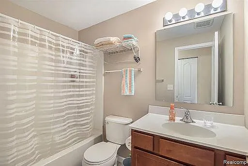 1002 Waters Edge Ln — Photo 15