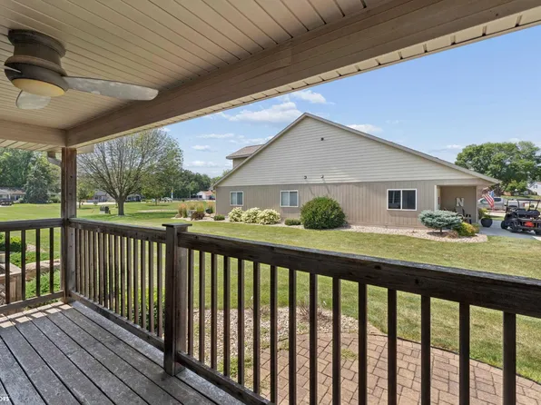 901 3rd Ave S, Clear Lake, IA 50428