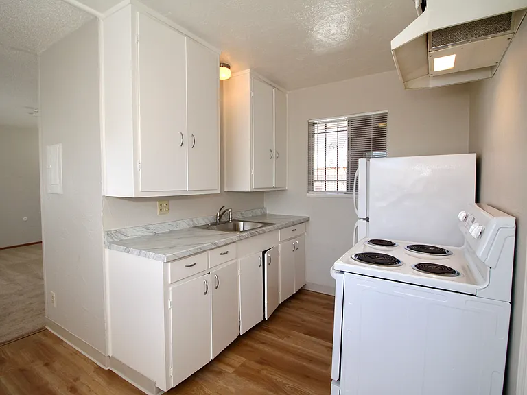 539 Callan Ave #B — Photo 7
