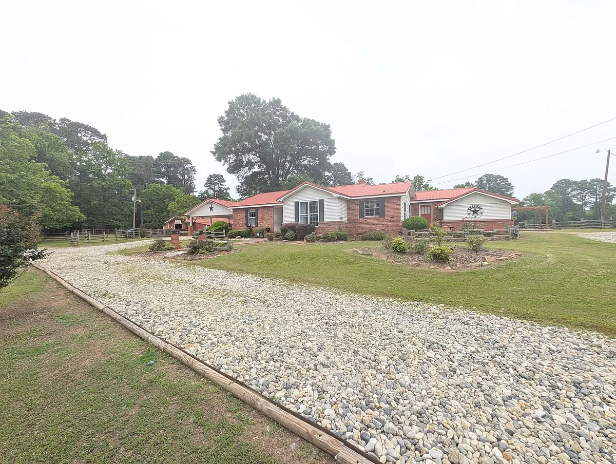 Building Photo - 6400 Gibson Ln