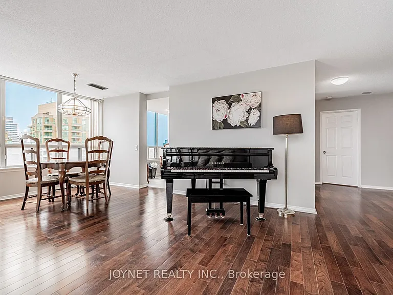 7 Bishop Ave #2205 — Photo 19