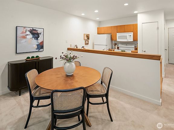 3rd image of 600 Malden Avenue E #201