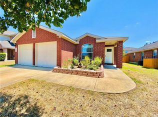 1064 W South St, Leander, TX 78641