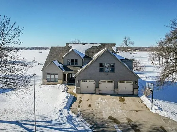 521 Chinook Ave SW, Avon, MN 56310