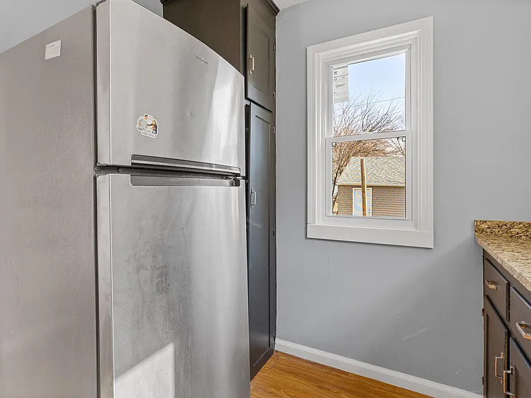 2618 Phillips Ave — Photo 6