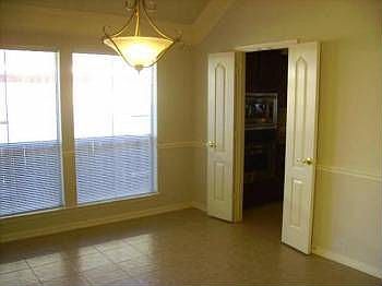 4th image of 13007 Manor Lake Ln
