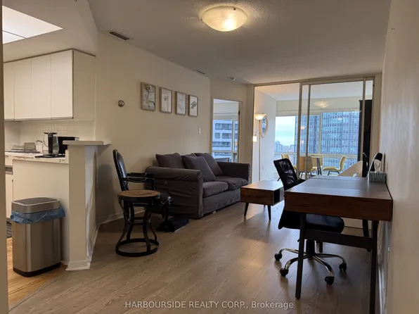1001 Bay St, Toronto, ON