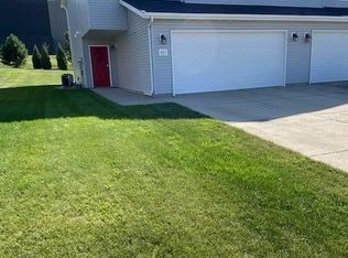 921 Bremner Ave, Bismarck, ND 58503