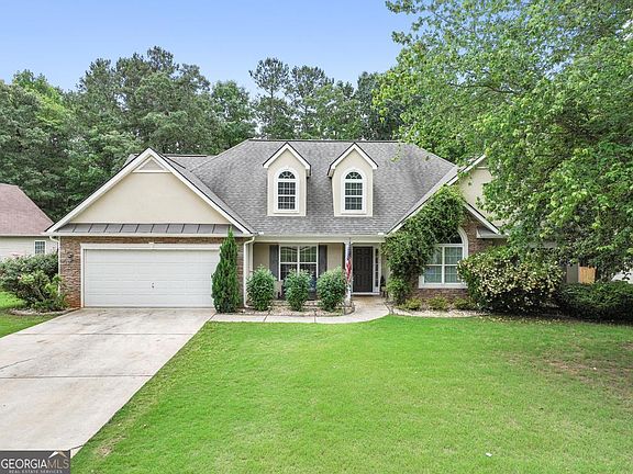 3rd image of 235 Creekside Cir