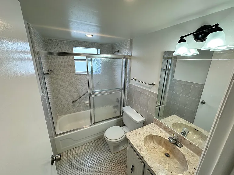 811 Flanders St #Q — Photo 20