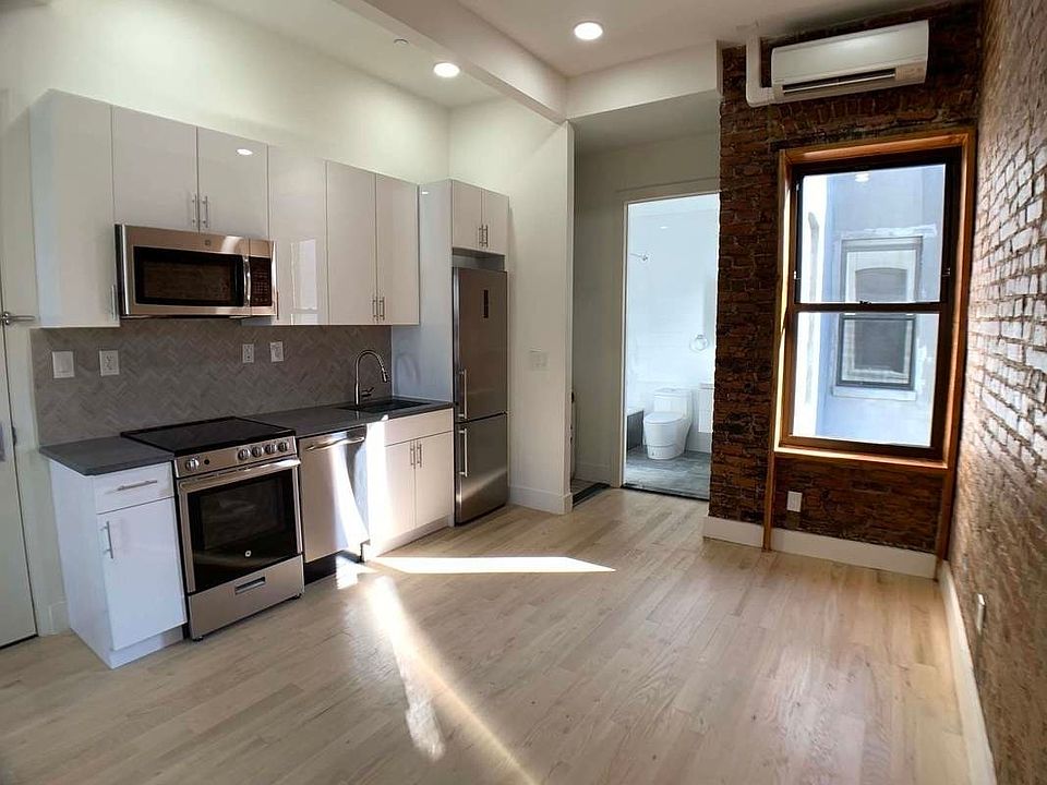 1st image of 556 Evergreen Ave #2K