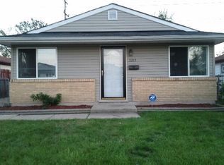 3215 Emery Ln, Robbins, IL 60472