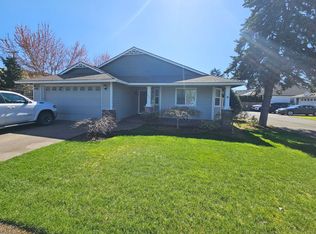 917 N Cascade Dr, Woodburn, OR
