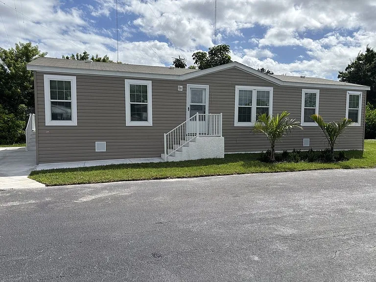 3447 SW 50th Ln #E-12 — Photo 3