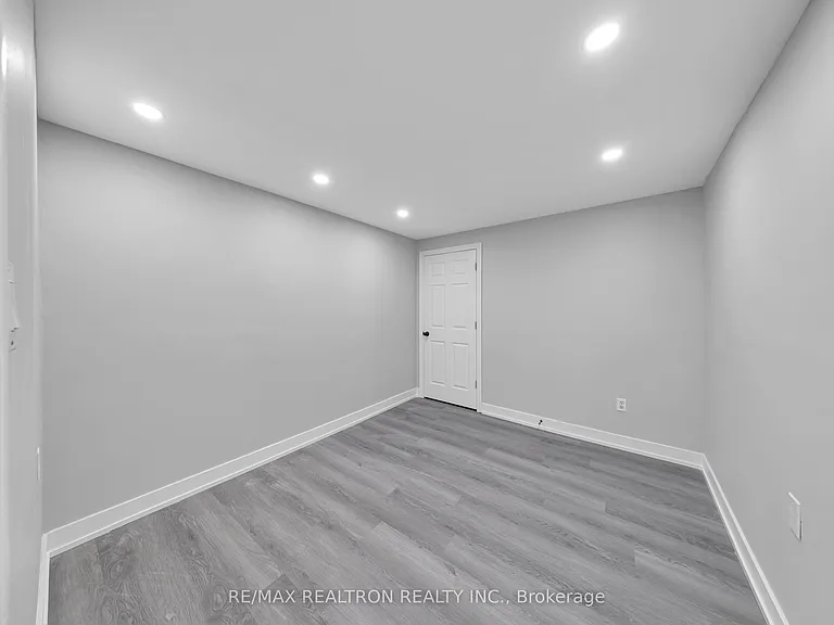 32 Chasser Dr — Photo 6