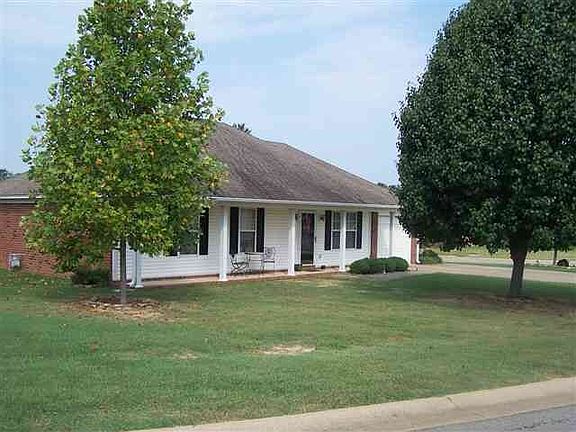 2nd image of 307 Carriage Dr