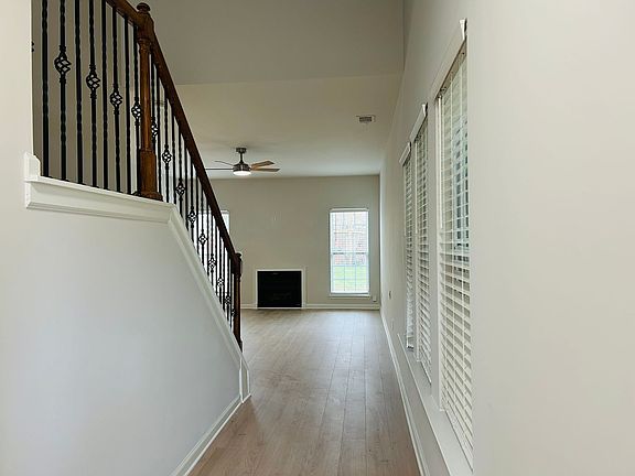 2nd image of 11 Rockcress Ct