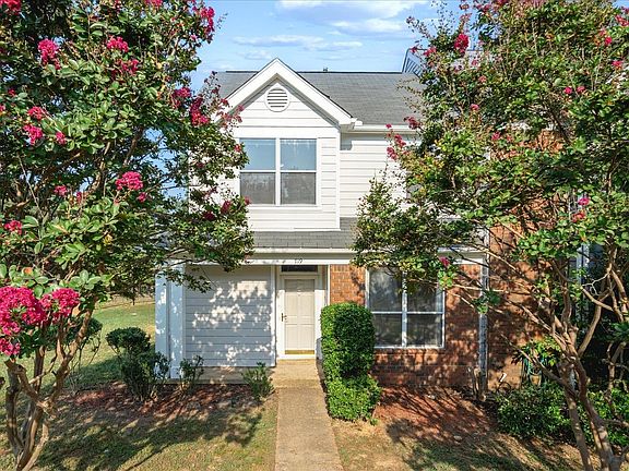 2nd image of 719 Walnut Woods Cv N