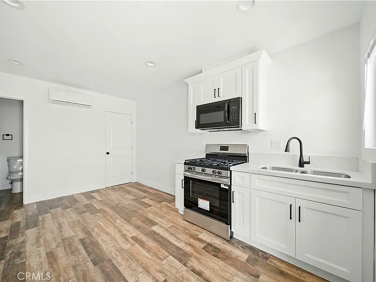 823 W 78th St #8231/2 — Photo 4
