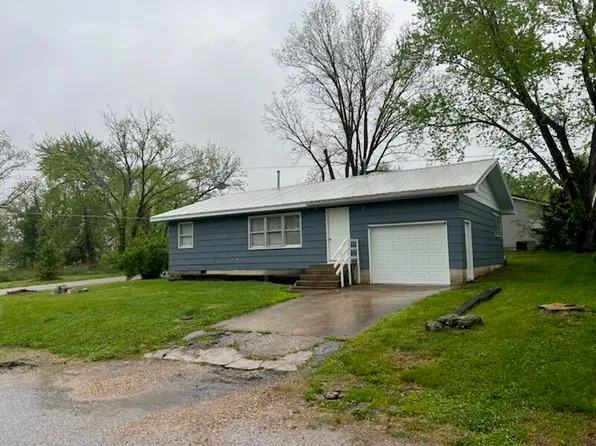 700 Marvin Avenue, Ava, MO 65608