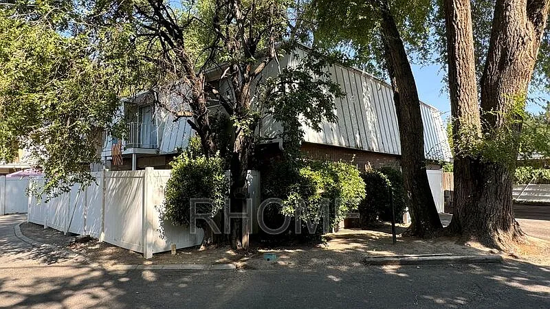 Building Photo - 3414 S So 300 E #10