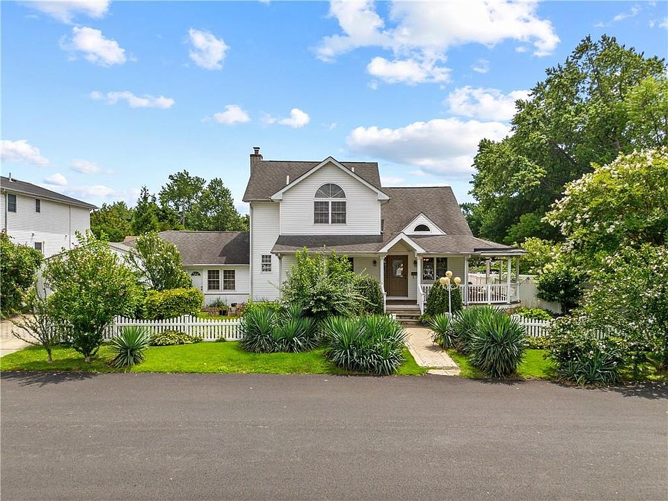 1st image of 401 Isabella Ave
