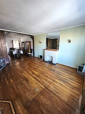 5th image of 2405 86th St
