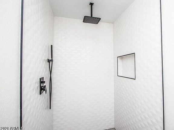 5th image of 3401 W DIANA Avenue