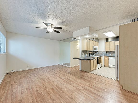 5th image of 2404 Longview St APT 101