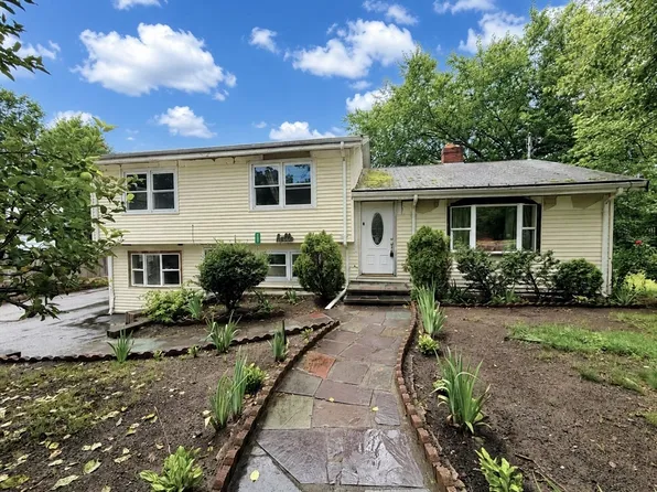237 Summer St, Brockton, MA 02302