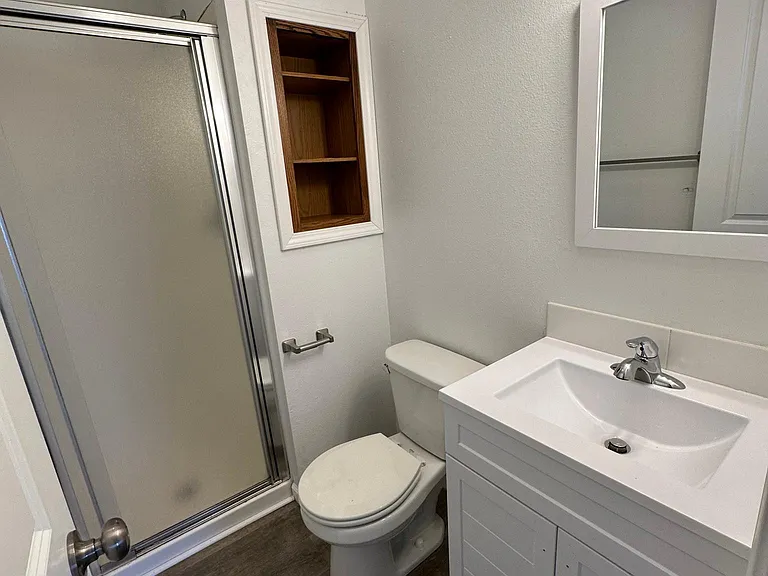 322 S Lucas St #3 — Photo 8