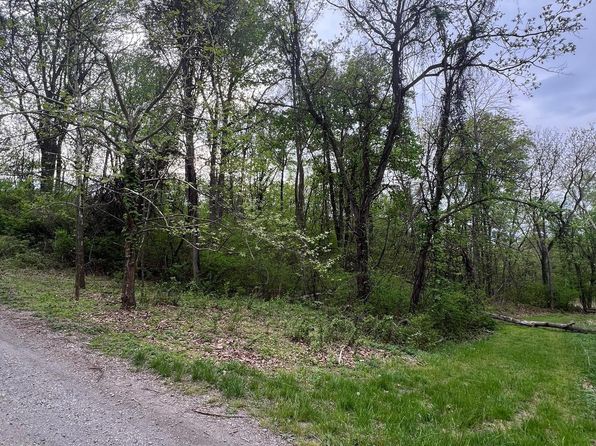Memory Ln, Linden, VA 22642