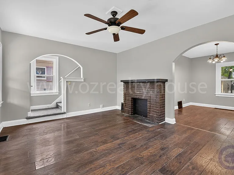 2034 Berkshire Pl — Photo 4